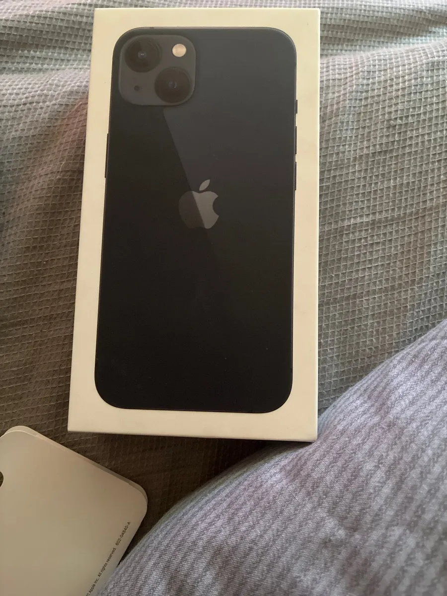 I phone 13 - Image 1
