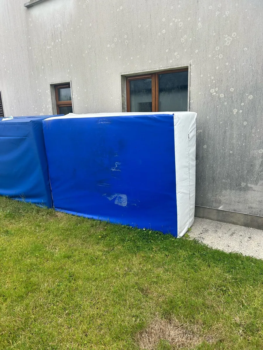 Gymnastics crash mats , bouldering mats - Image 4