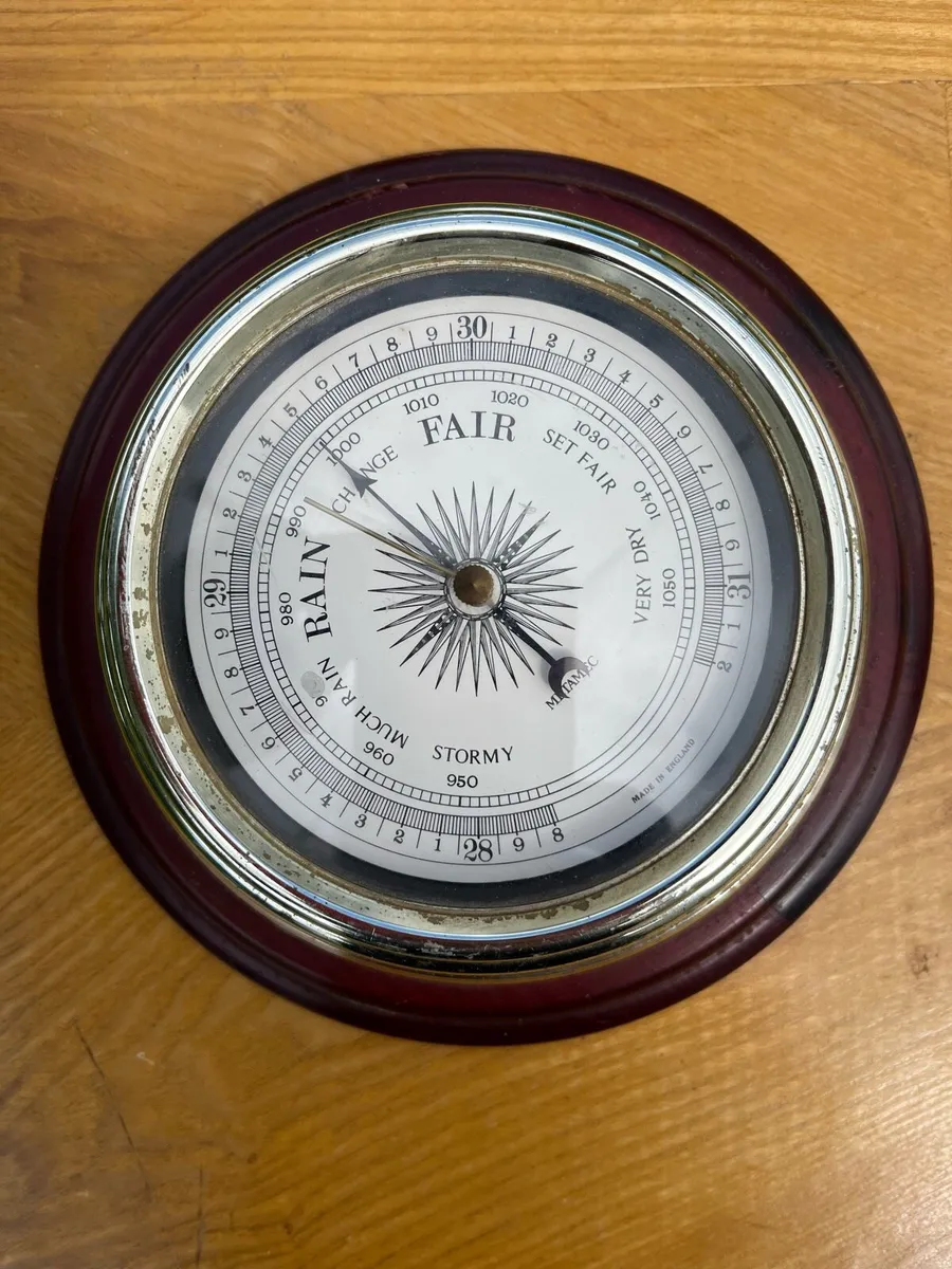 Vintage clock and barometer - Image 3