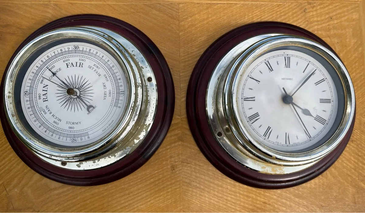 Vintage clock and barometer - Image 1