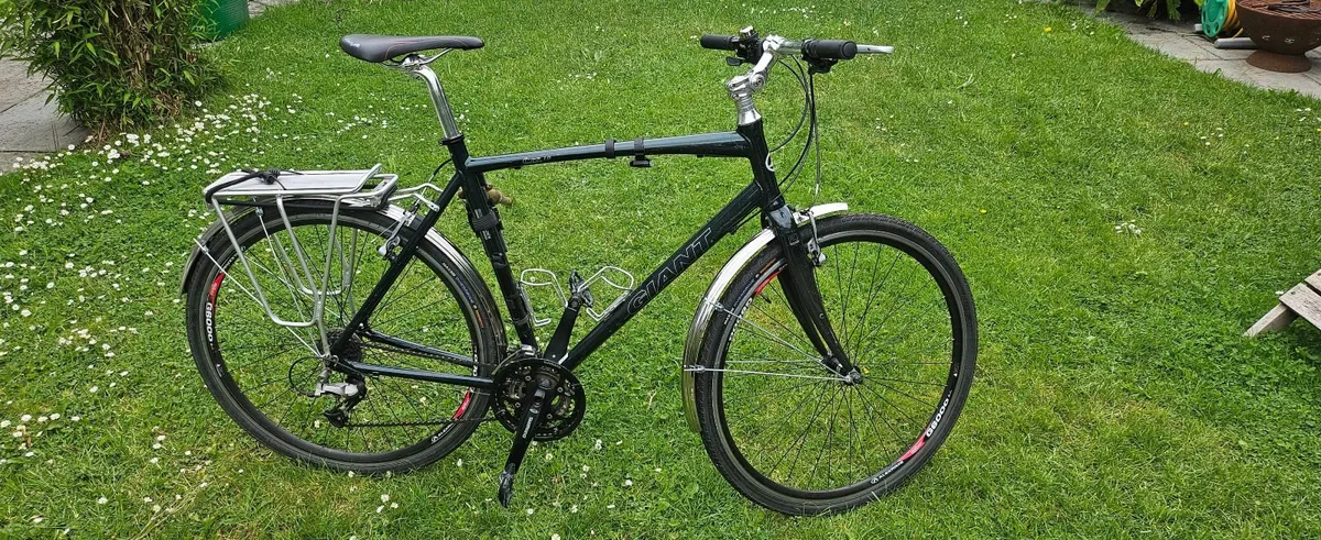 Giant City / Touring Bicycle (XL pristine) - Image 1