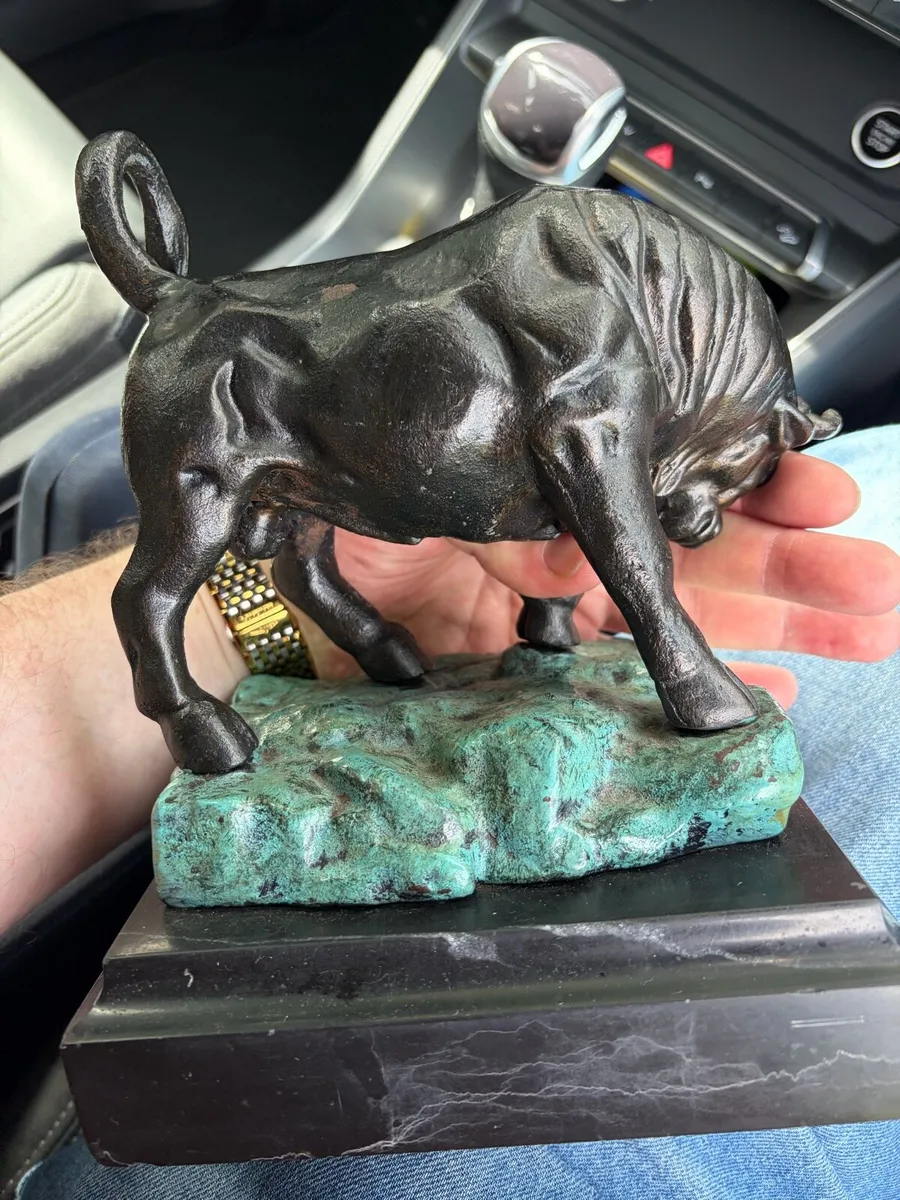 Heavy Cast metal bull - Image 3