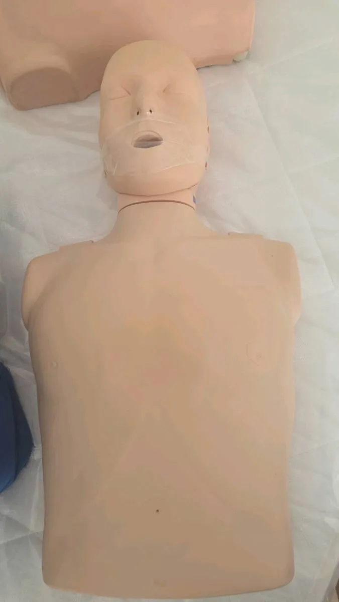 Cpr manikins and AEDs - Image 3