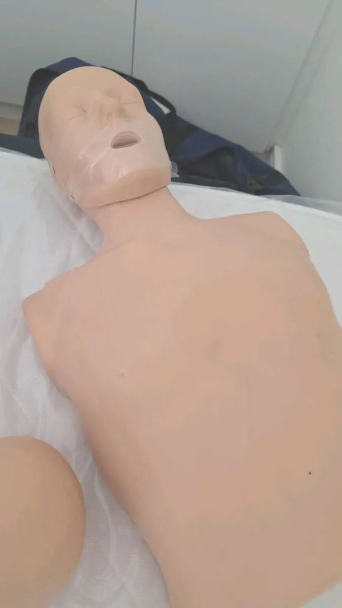 Cpr manikins and AEDs - Image 4