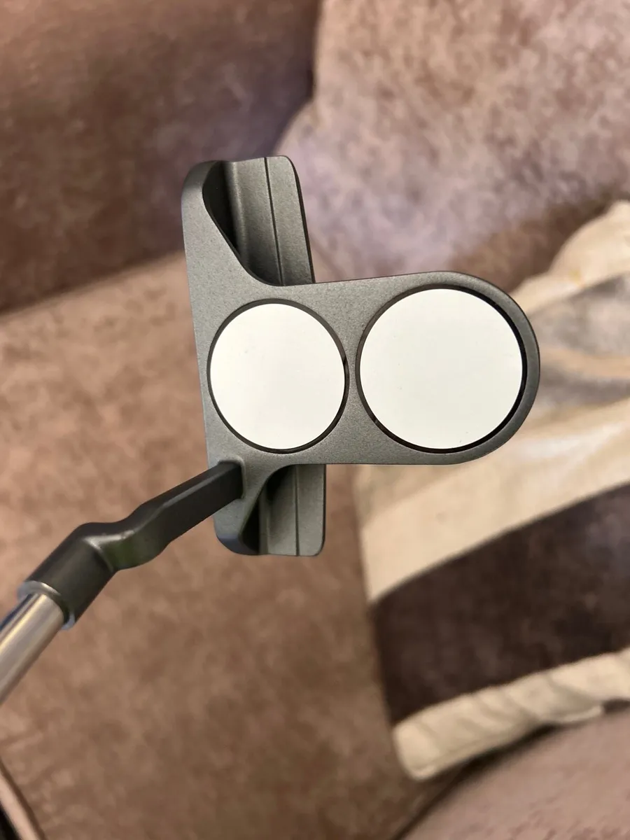 Odyssey 2 ball blade putter - Image 2