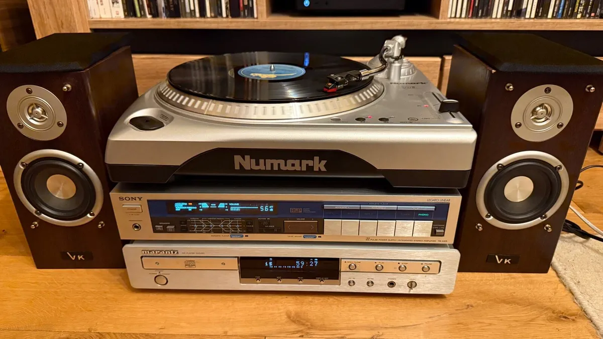 Audio set with speakers - Image 1