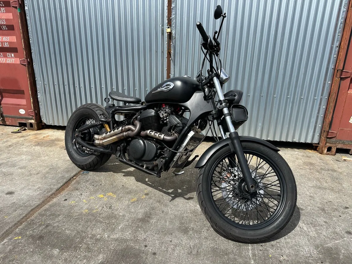 Honda Shadow 600 Bobber - Image 1