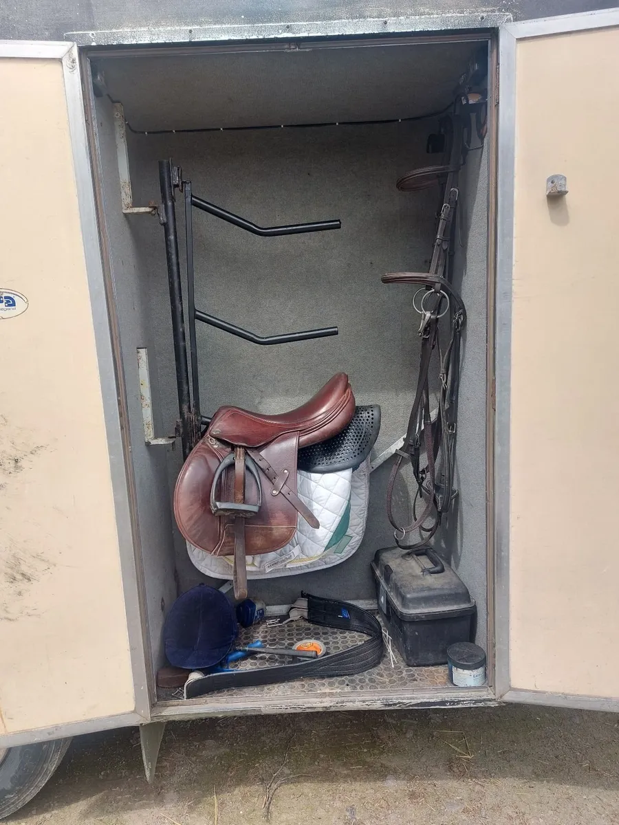 Horse truck - Image 4