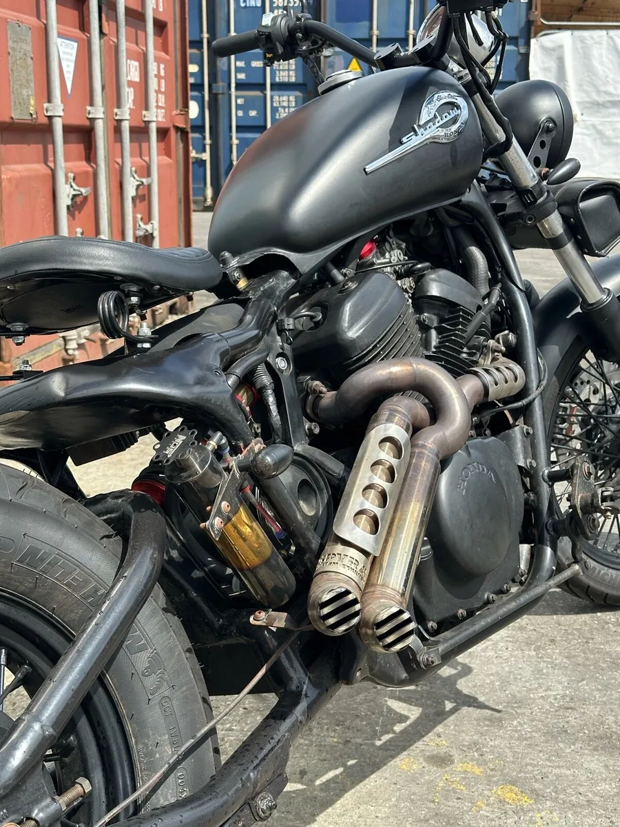 Honda Shadow 600 Bobber - Image 2
