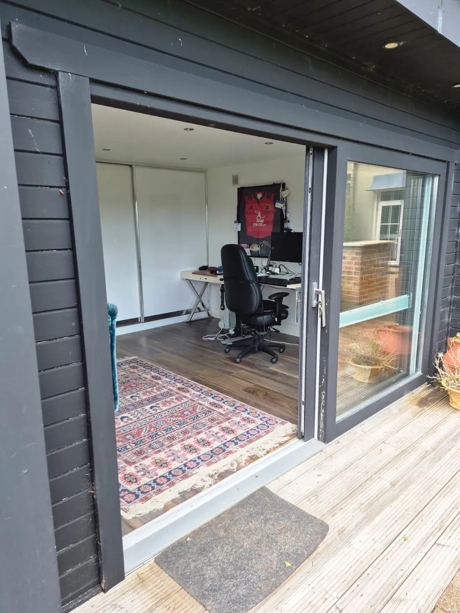 Chalet/Garden Pod - Image 4