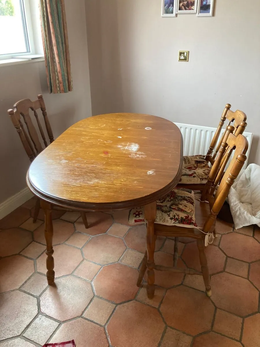TABLE AND 4 CHAIRS FREE - Image 3