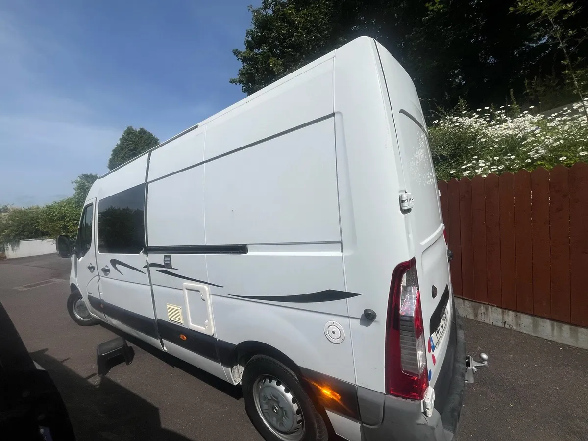 Renault master camper van - Image 2