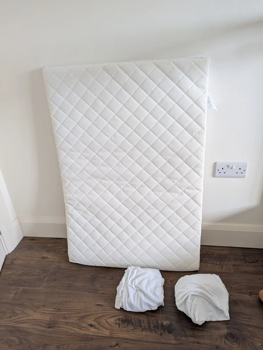 Baby travel cot mattress - Image 1