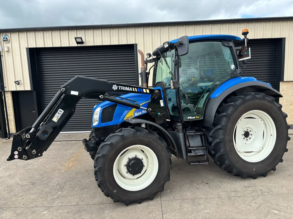 2010 NEW HOLLAND T6020 PLUS - Image 1