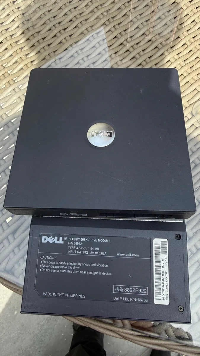 Dell floppy and cd disc drivers - Image 1