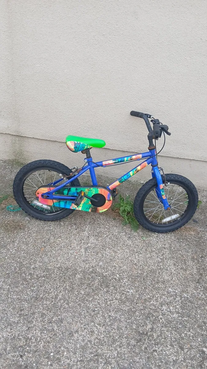 Boys bike ages 4 to 7 - Image 1