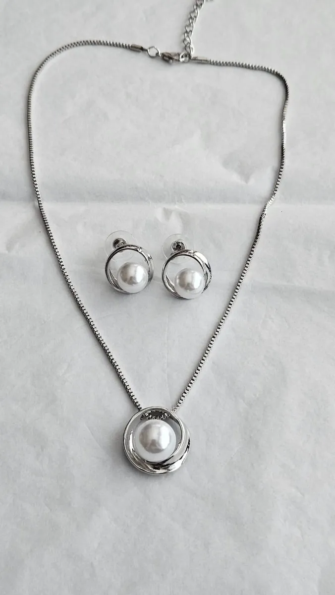Necklace and Earrings - Image 4