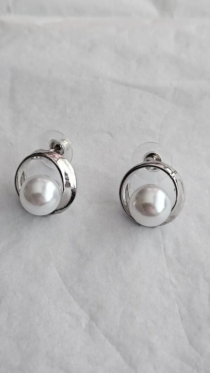 Necklace and Earrings - Image 2