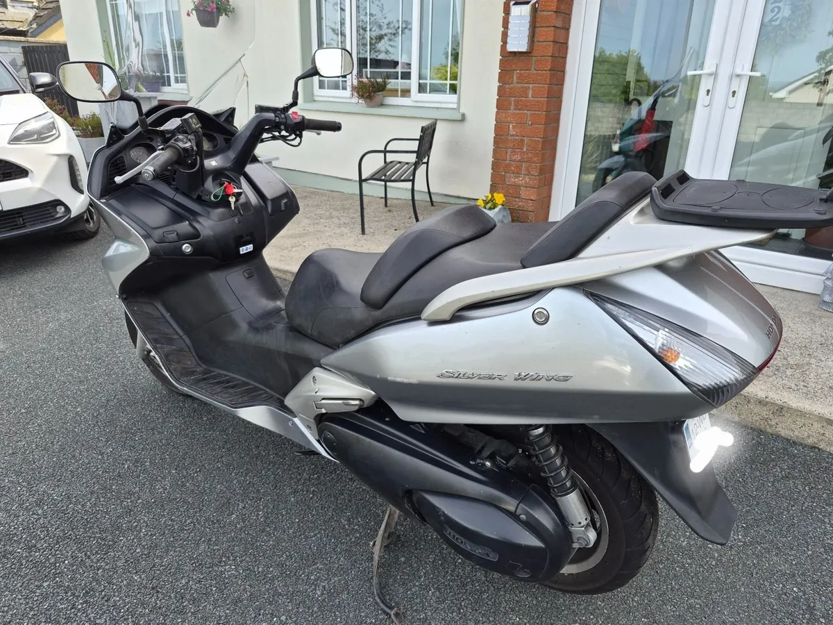 Honda Silverwing 600 - Image 1