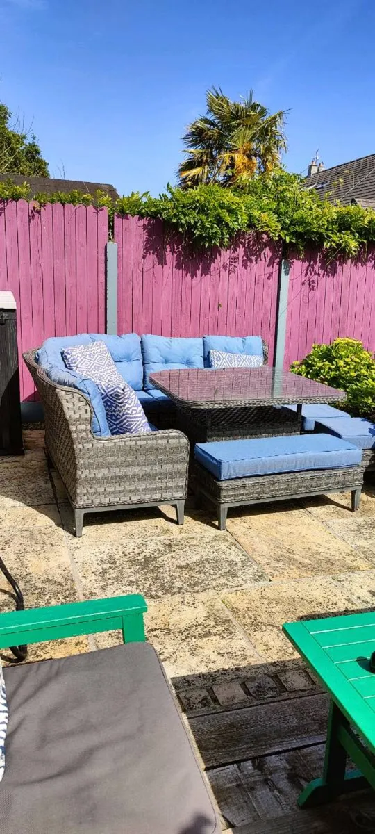 Garden furniture - Image 1