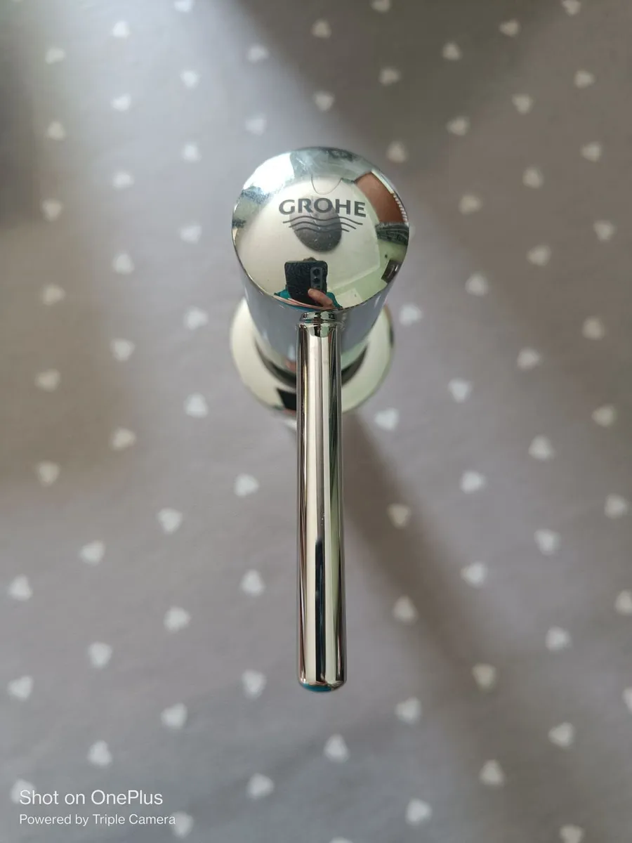 Bathroom accessories - Image 2