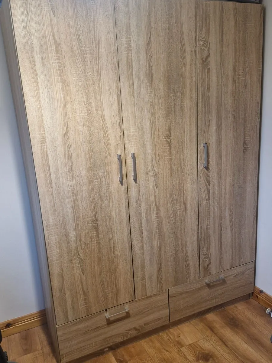 Wardrobe - Image 3