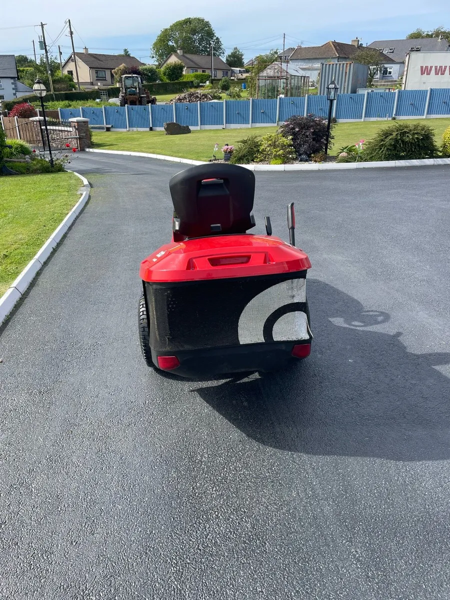Ride on lawnmower - Image 4