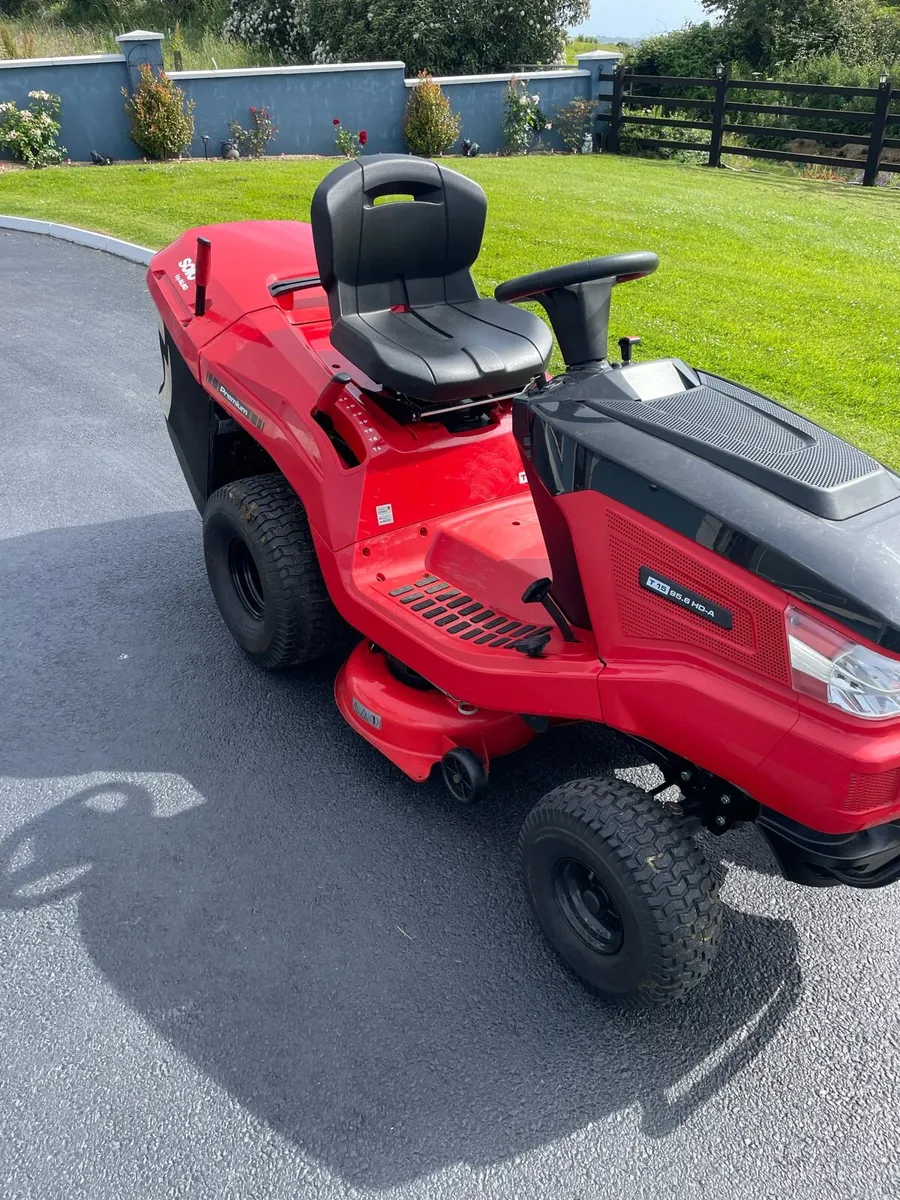 Ride on lawnmower - Image 2