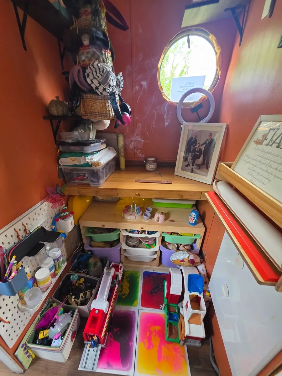 Liveaboard Off-grid House Boat 55ft - Image 2