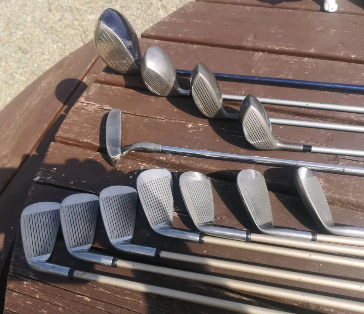 Ladies Starter Set, 4 woods, 7 irons putter & bag - Image 4