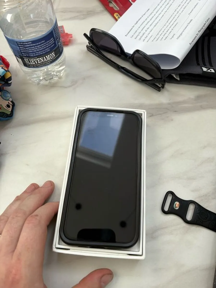 iPhone 12 - Image 1