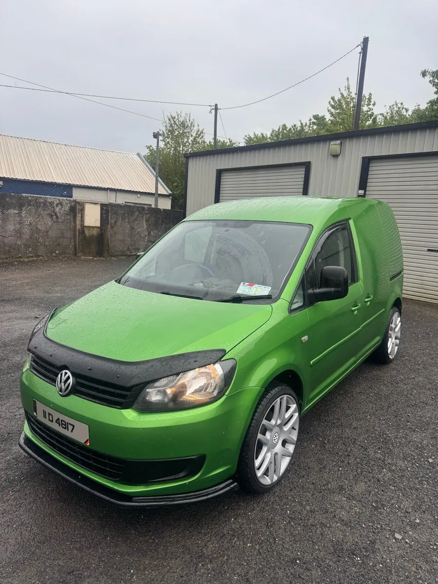 2011 Volkswagen Caddy - Image 2