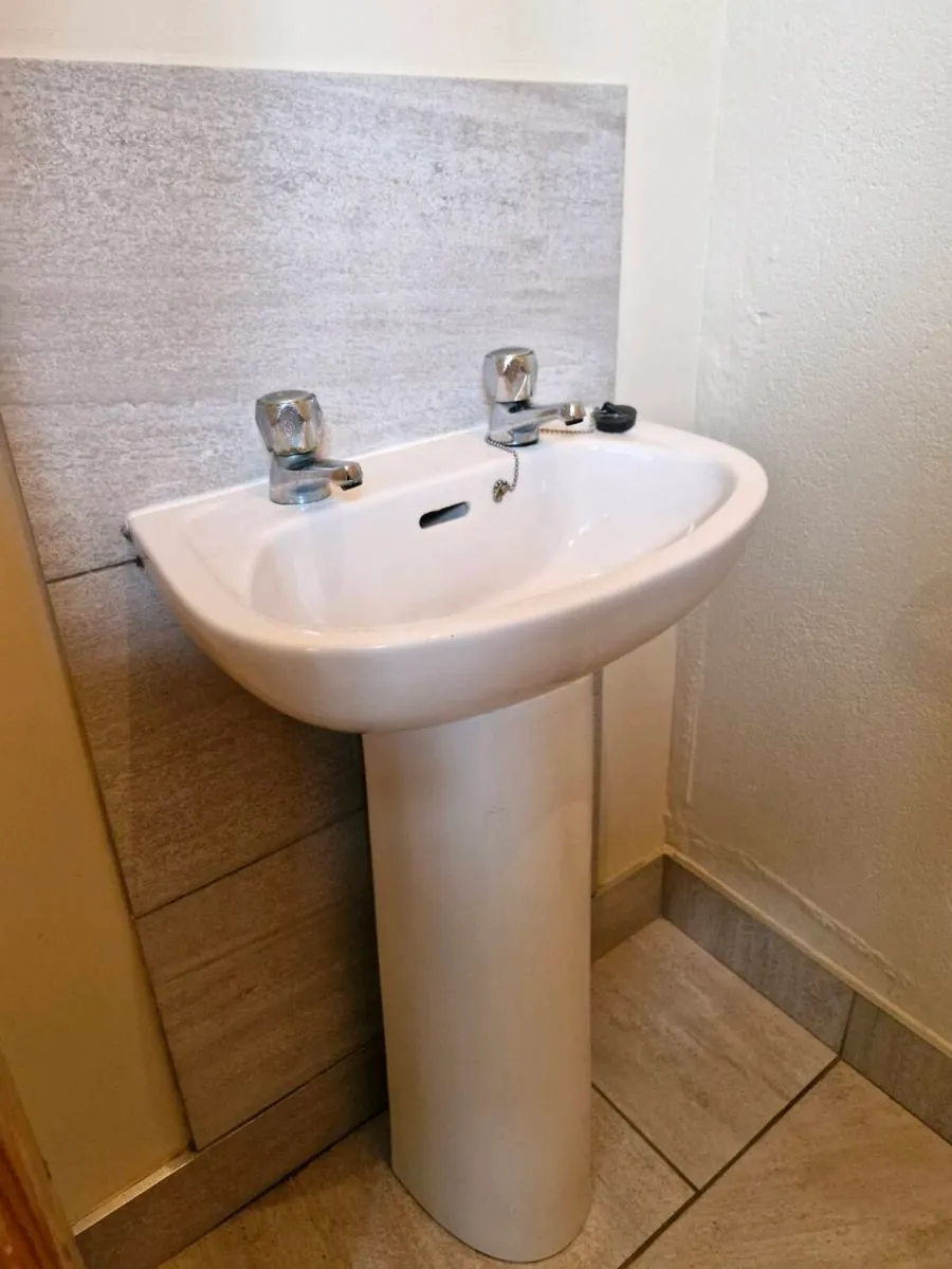 Sink & pedestal - Image 2