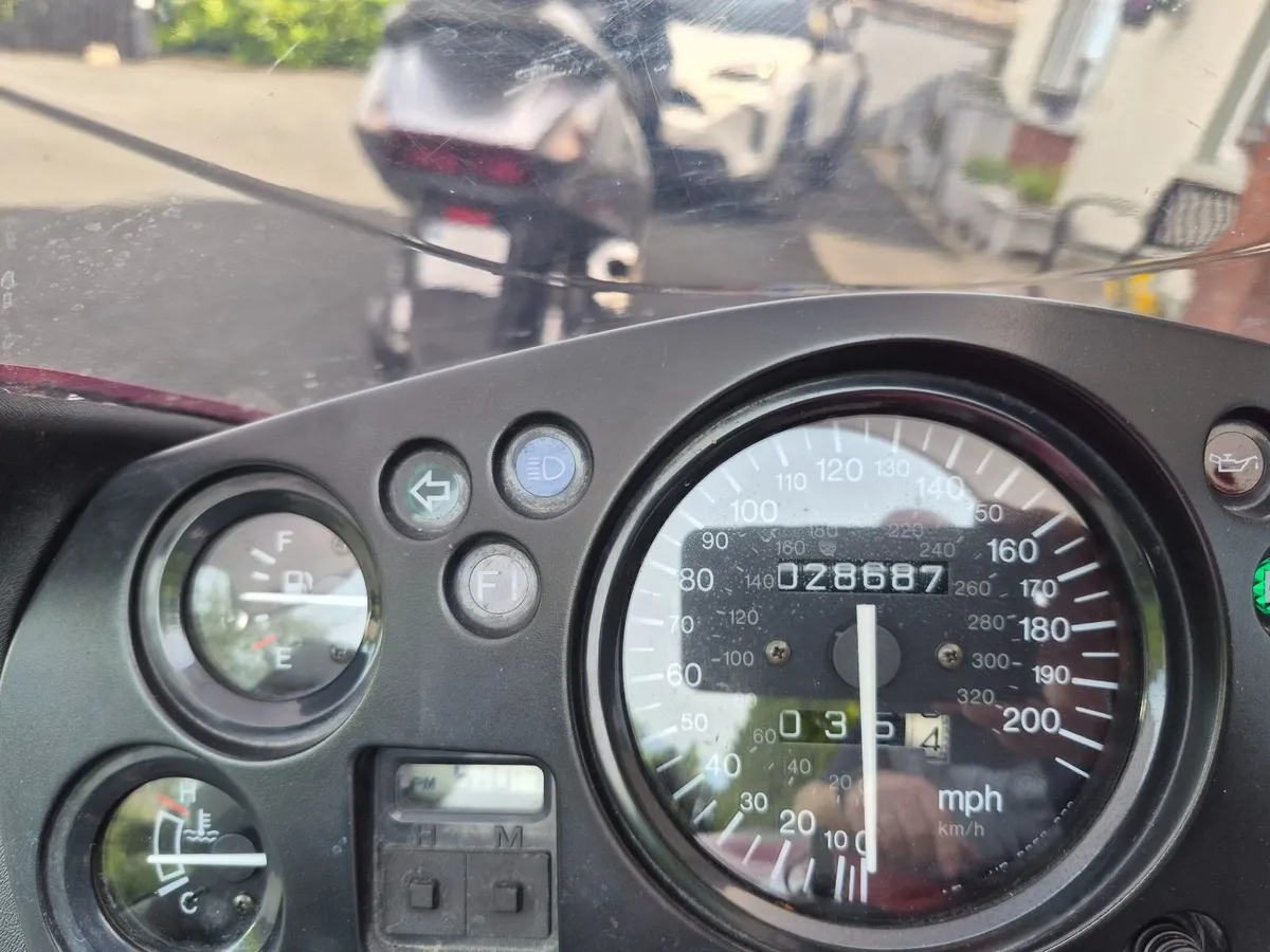 Honda Blackbird CBR1100xx EFi - Image 4