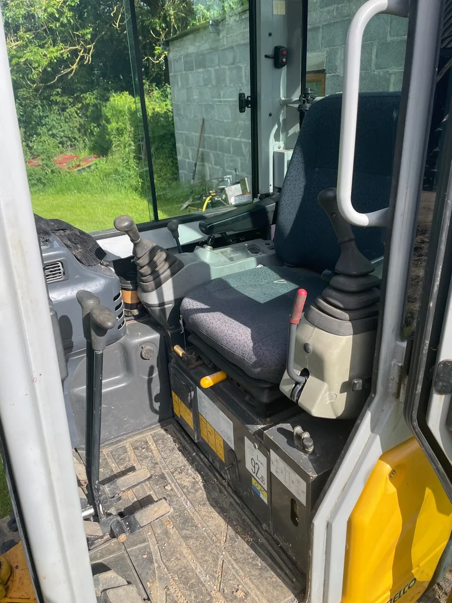 E18SR - Image 3
