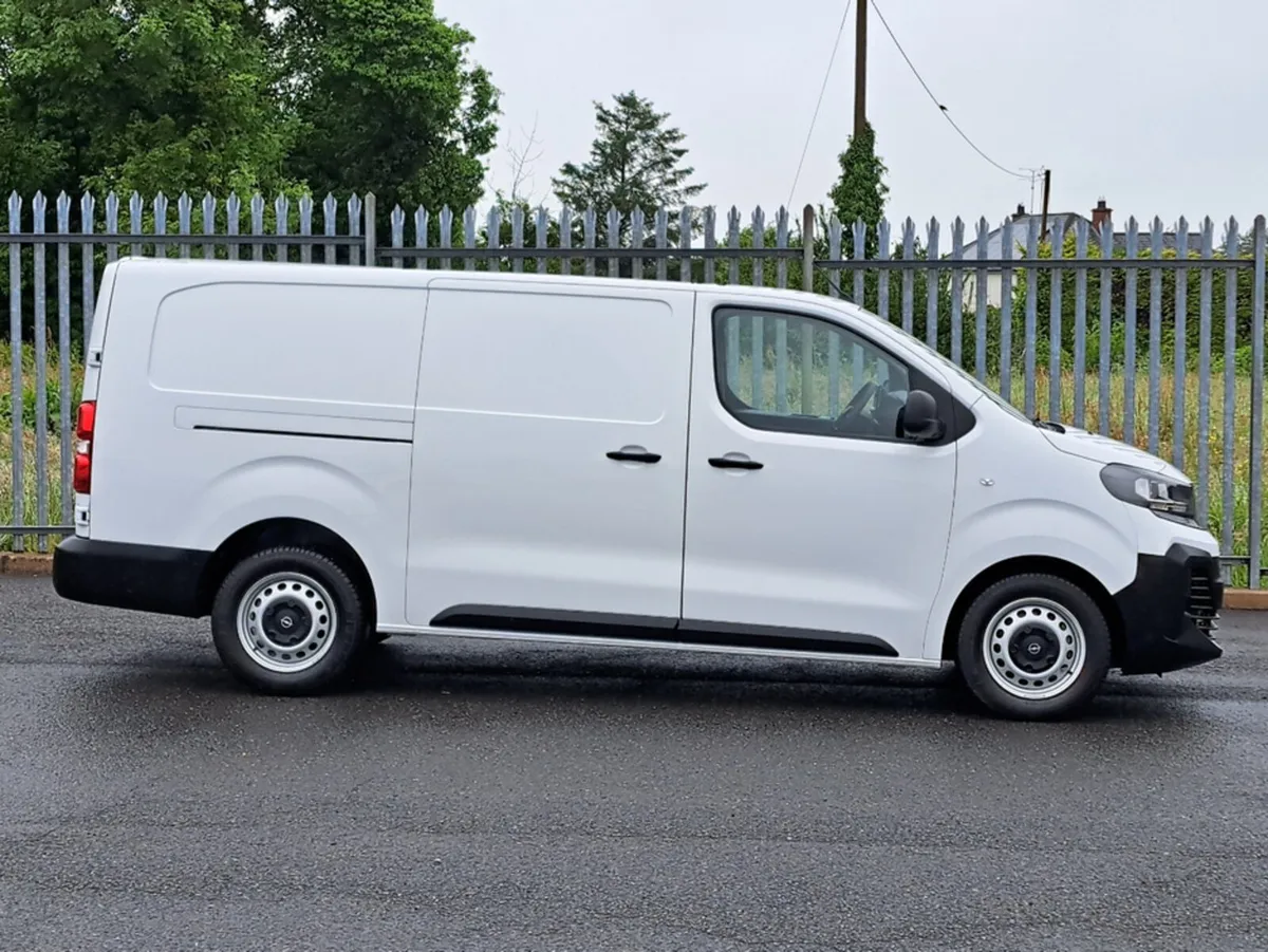 Opel Vivaro KOMFORT LWB 1.5TD 120BHP **PLY-LINING* - Image 3