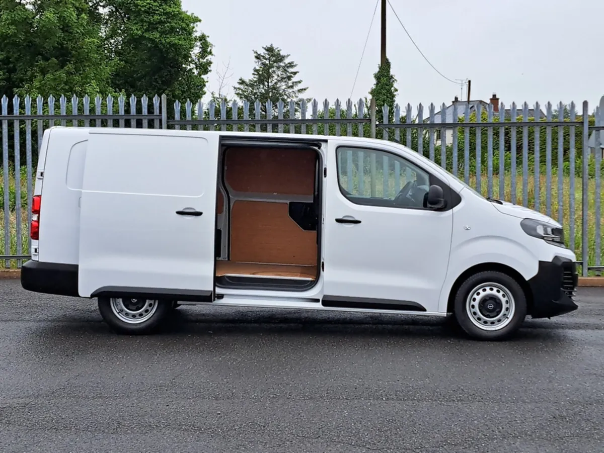 Opel Vivaro KOMFORT LWB 1.5TD 120BHP **PLY-LINING* - Image 4