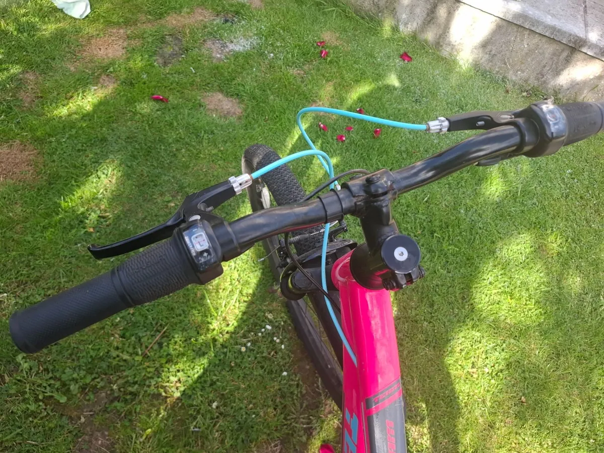 Girl's bicycle - Image 3