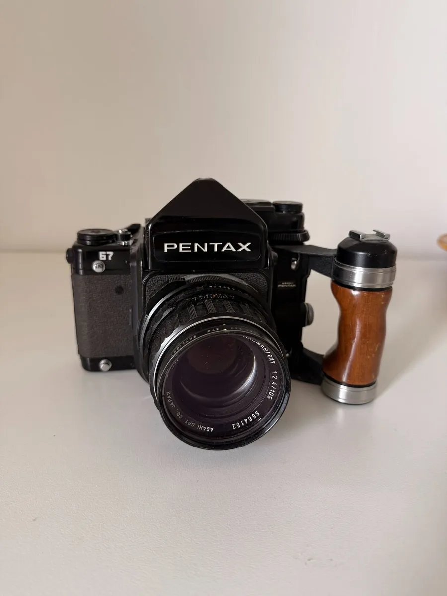Pentax 67 Late Model W/ Smc Takumar 105mm F/2.4 Le - Image 1