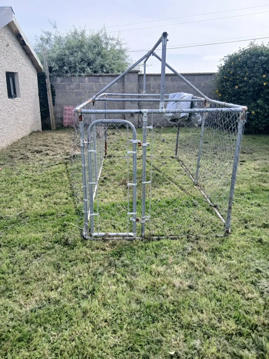 Dog run - Image 1