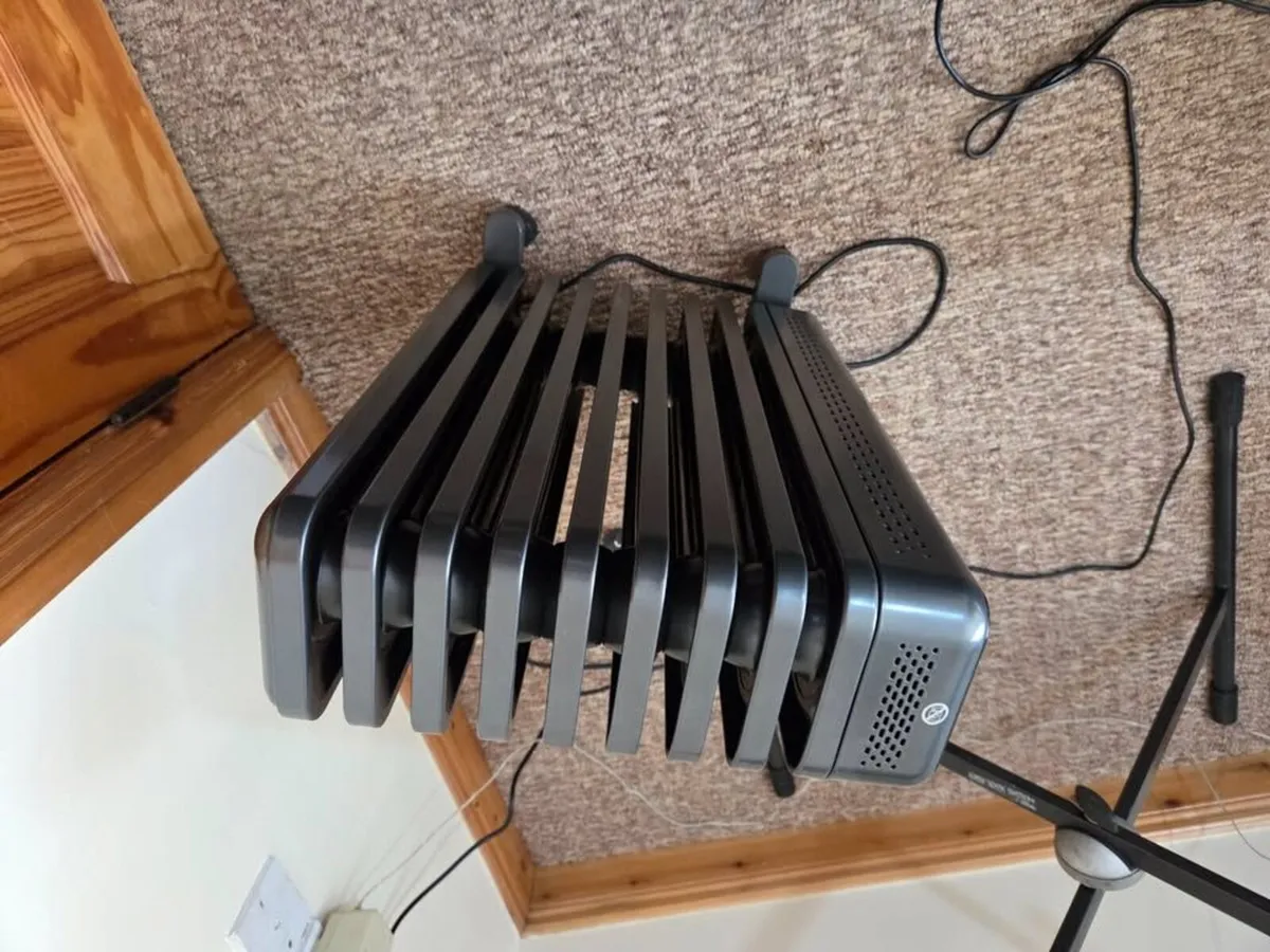 Dreo Electric Oil-Filled Radiator Heater - Image 2