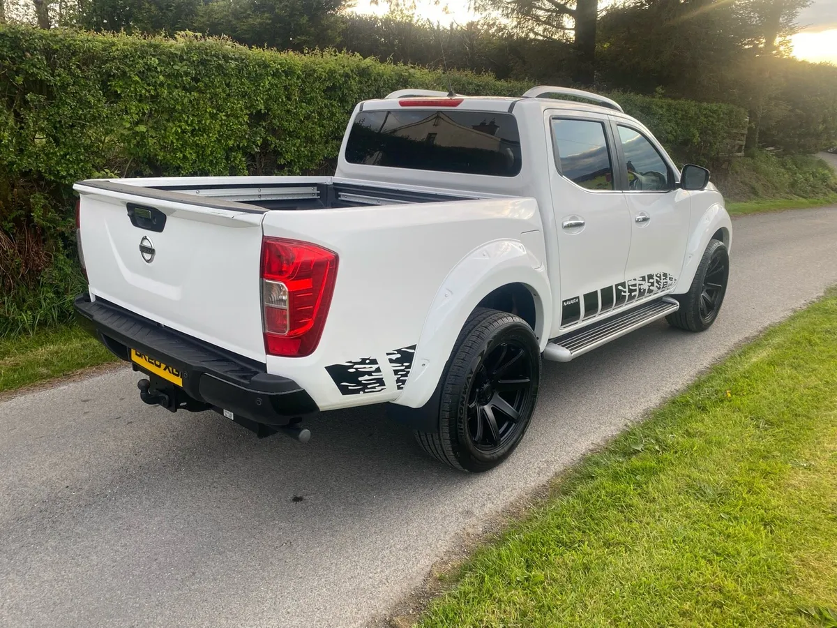 2020 Nissan Navara - Image 2