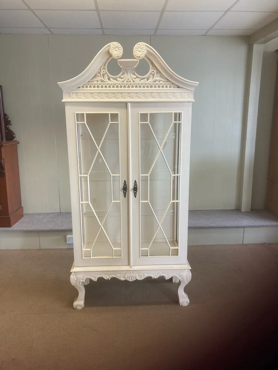 Display Cabinet - Image 1