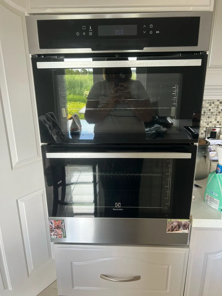 Electric double oven - Image 1