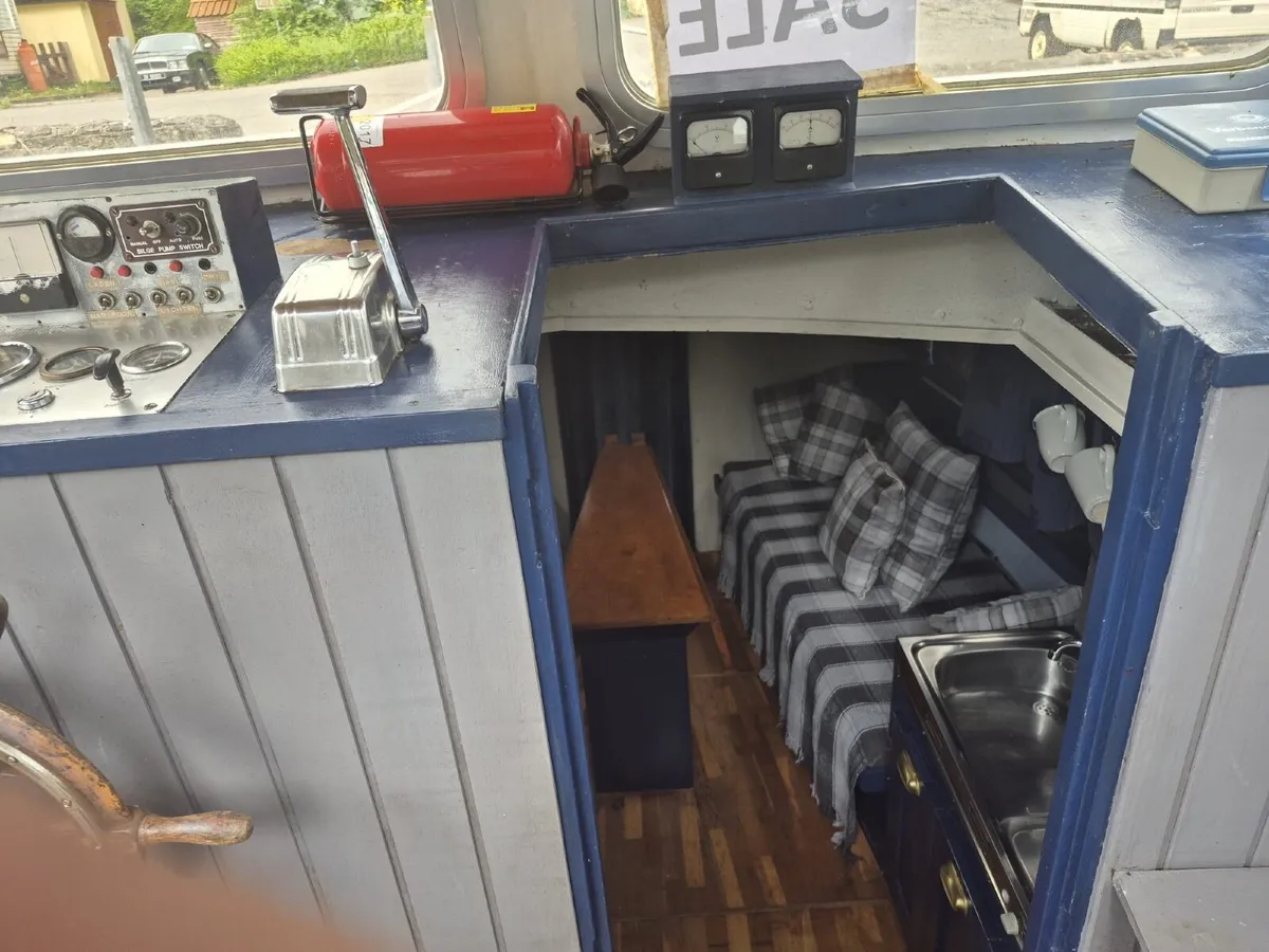 Dutch Barge “Lady Jane” – 4 Berth - Image 3