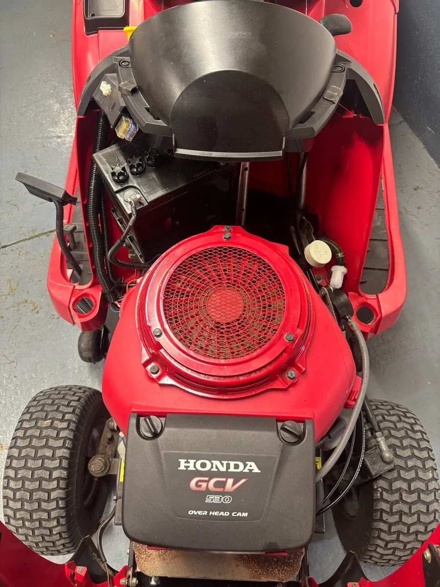 Honda ride on lawnmower - Image 2