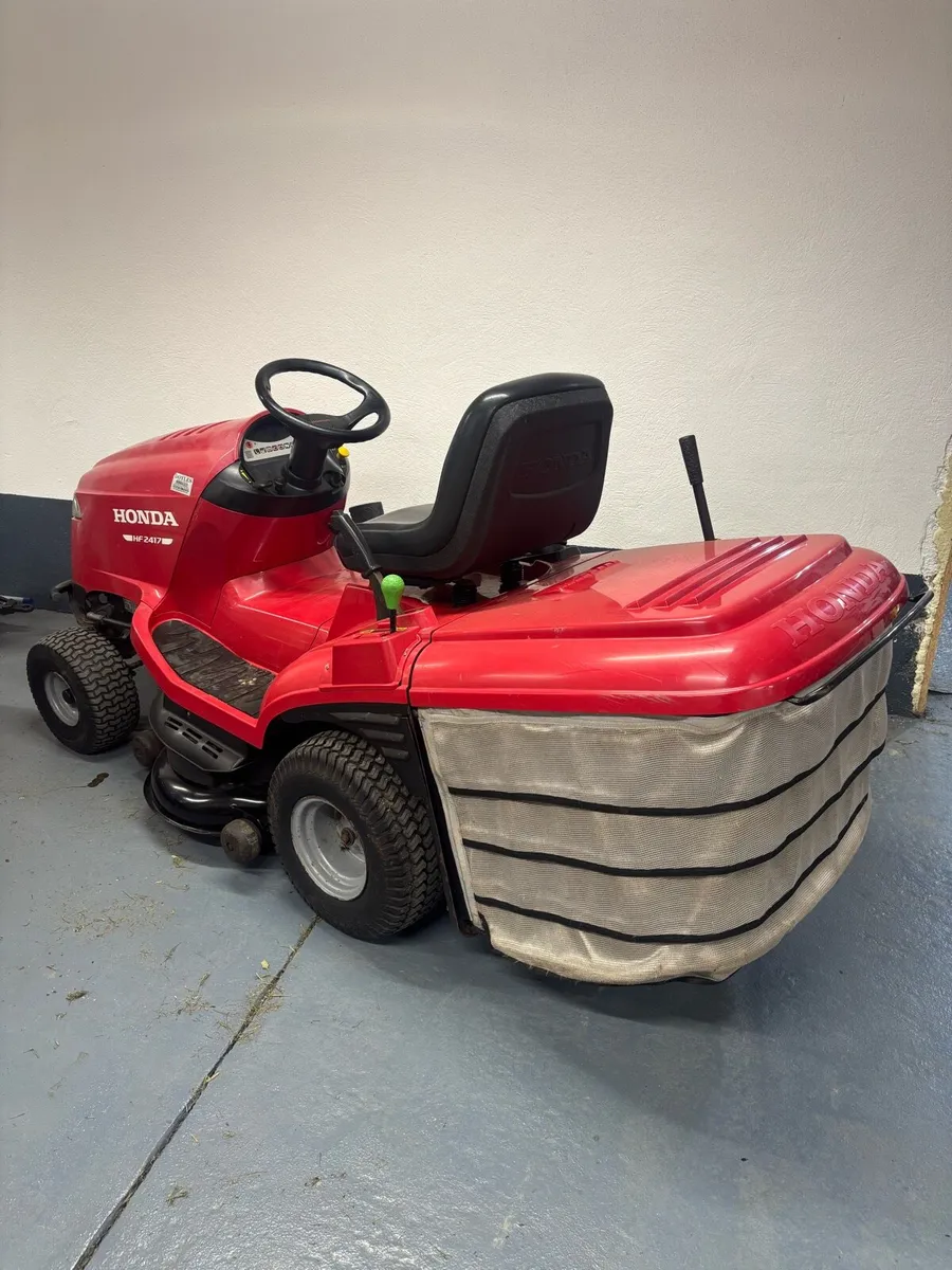 Honda ride on lawnmower - Image 4