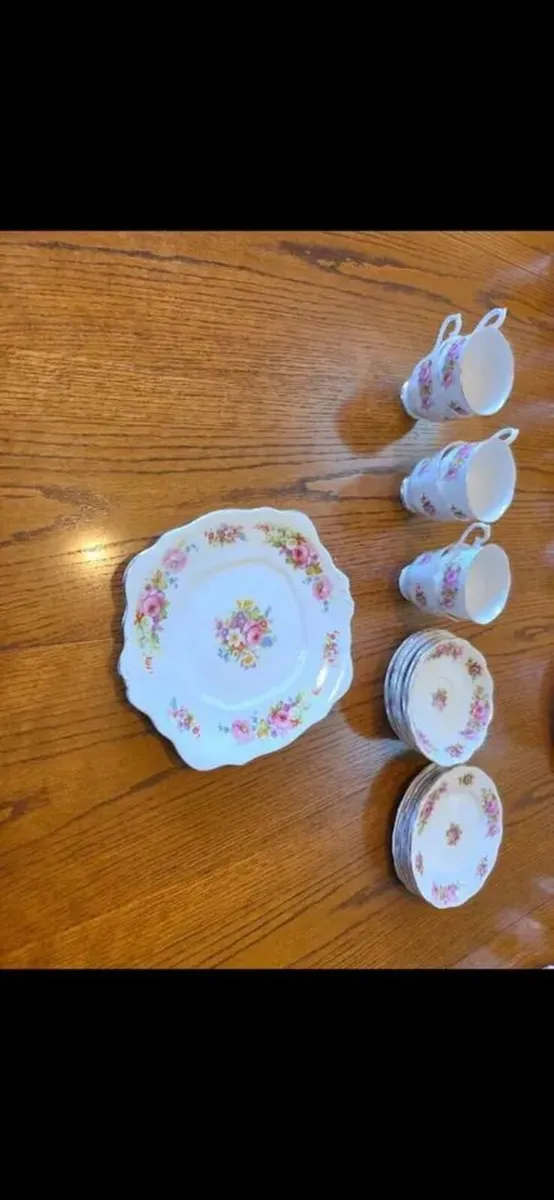 Vintage Royal Albert Fine Bone China Tea Set - Image 2