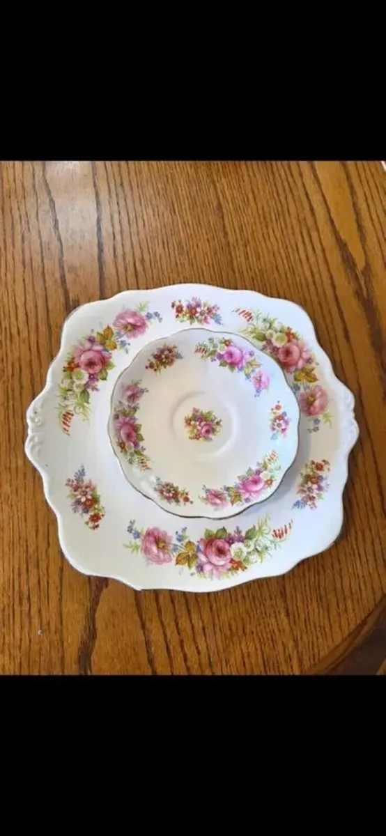 Vintage Royal Albert Fine Bone China Tea Set - Image 3