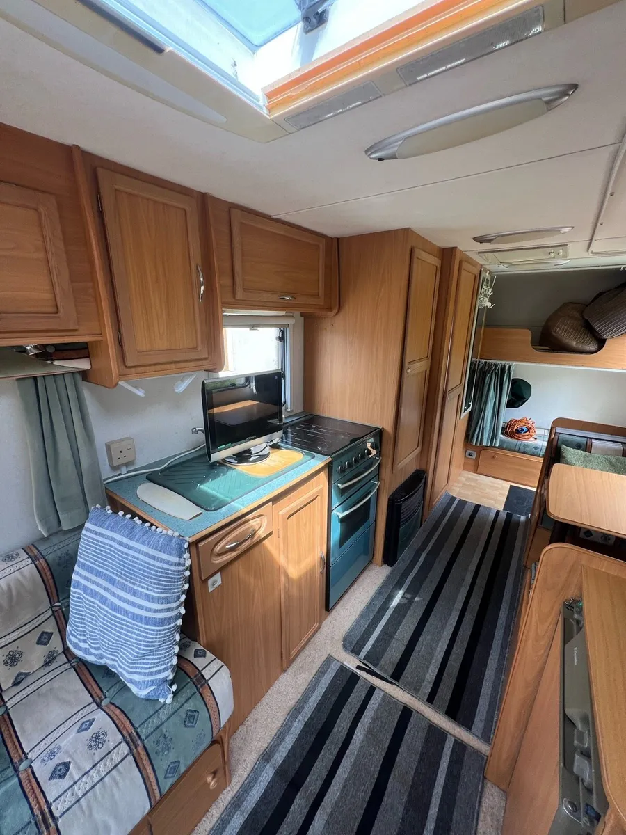 Avondale Mayfair Caravan - Image 4